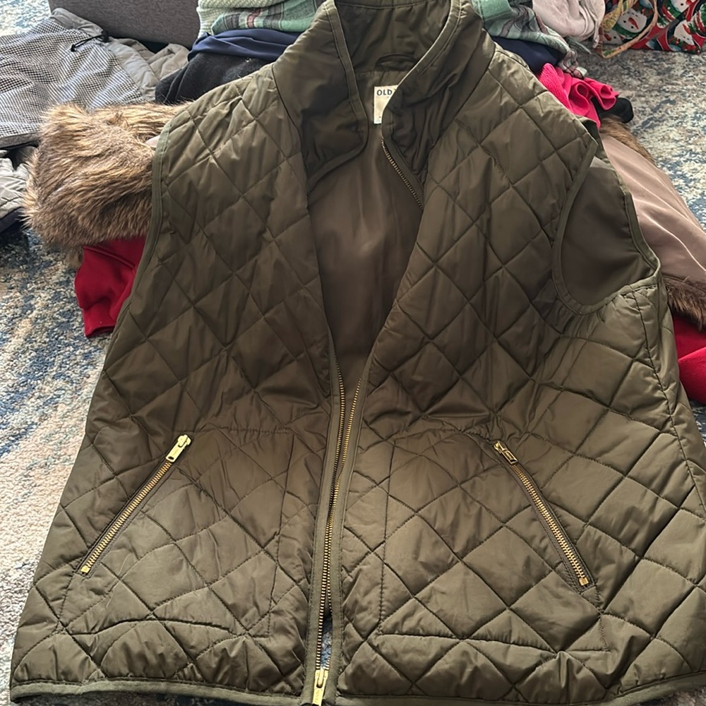 Old Navy army green extra large zip vest
